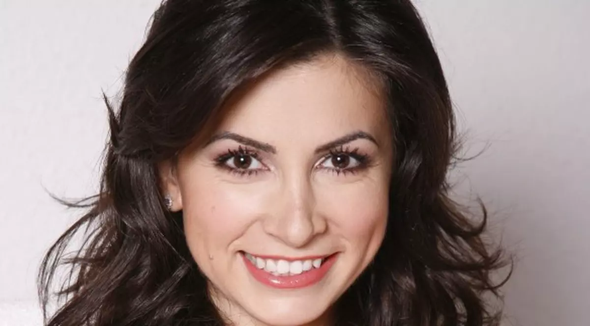 EXCLUSIV/ Oana Frigescu a părăsit lumina reflectoarelor și s-a apucat de bijuterii. O imită pe actuala logodnică a fostului ei soț