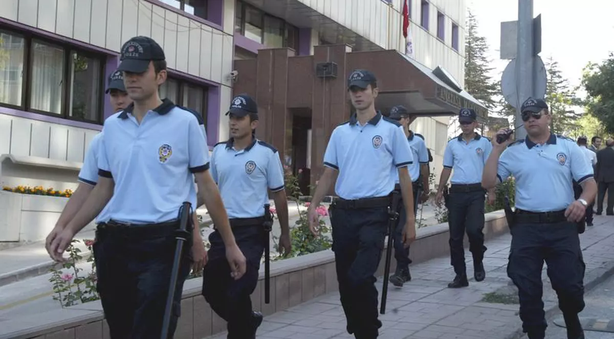 Bombă dezamorsată lângă sediul poliţiei din Ankara