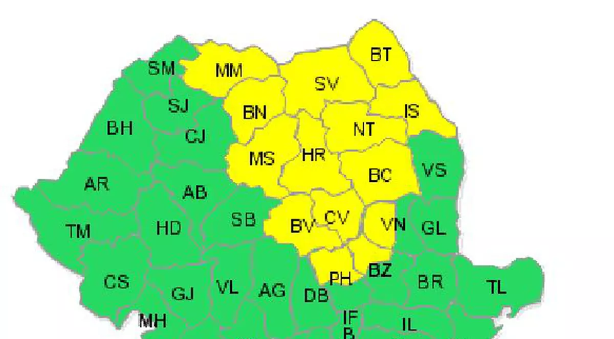 Cod galben de ploi şi vijelii pentru 14 judeţe 