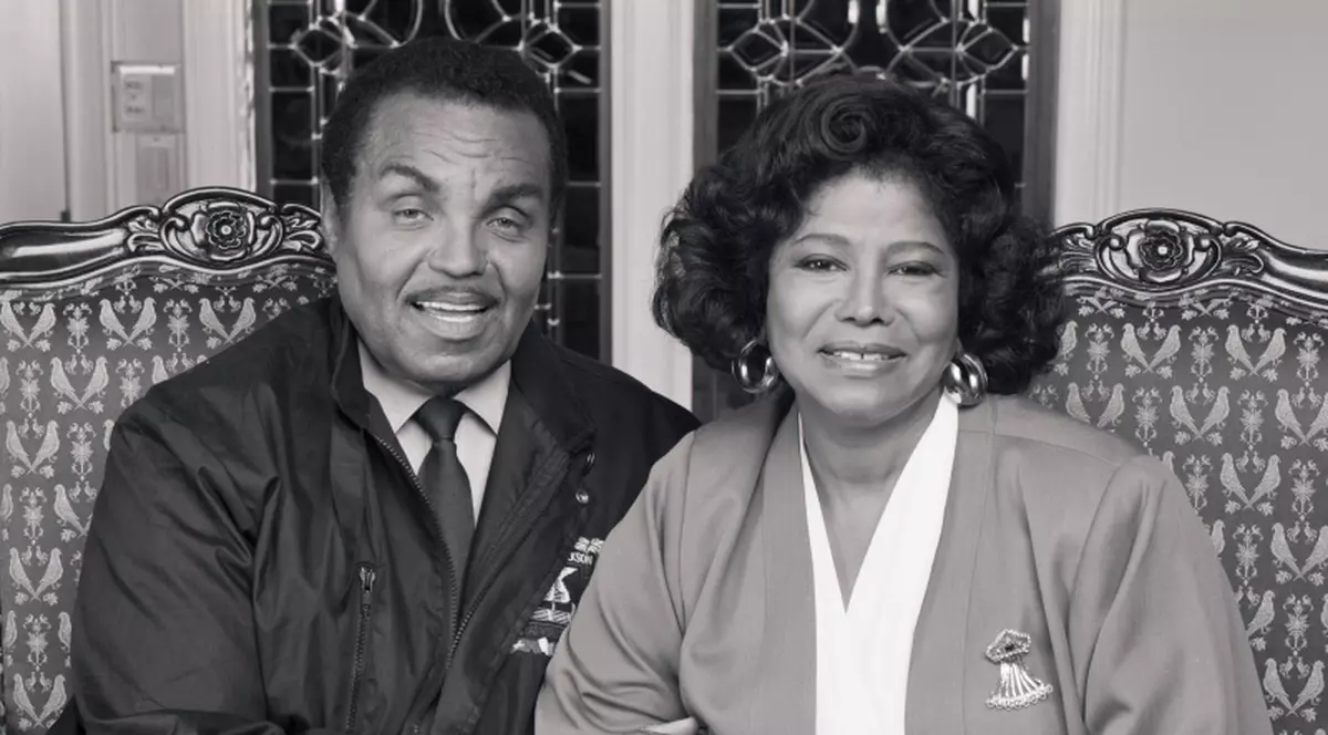 Părinţii lui Michael Jackson divorţează