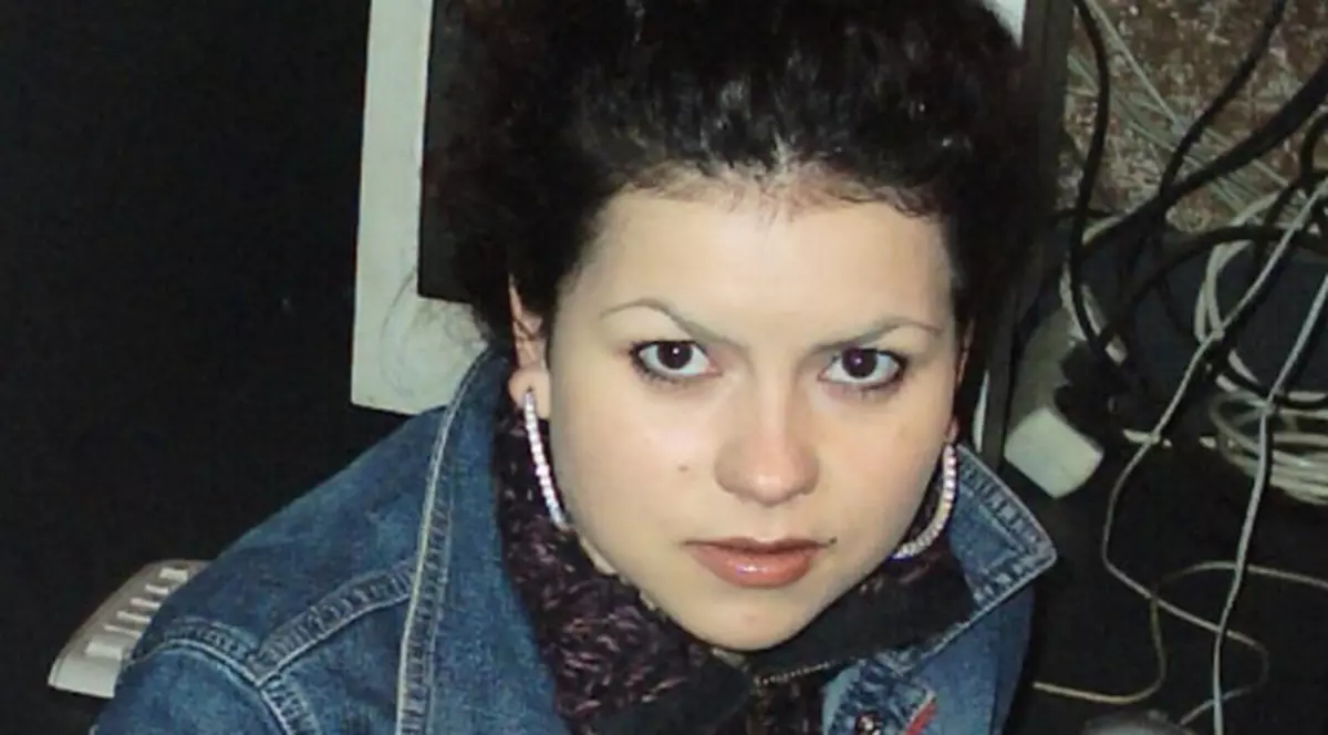 Foto | Inna, aşa cum nu aţi mai văzut-o: răţuşca cea urâtă! :)
