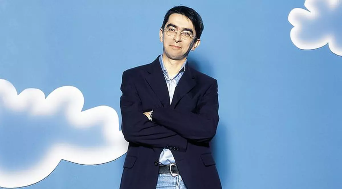 Mihai Găinuşă îşi botează băieţelul de Paşte