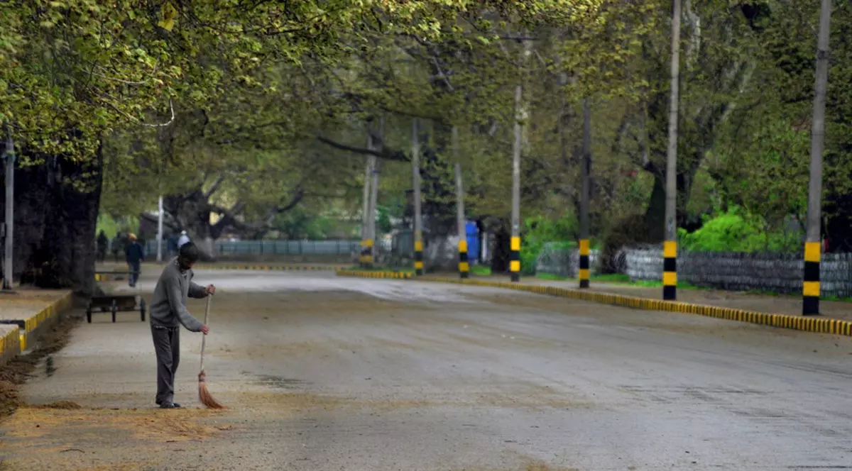 Cei mai buni măturători din Moscova, premiaţi cu o excursie în Canare