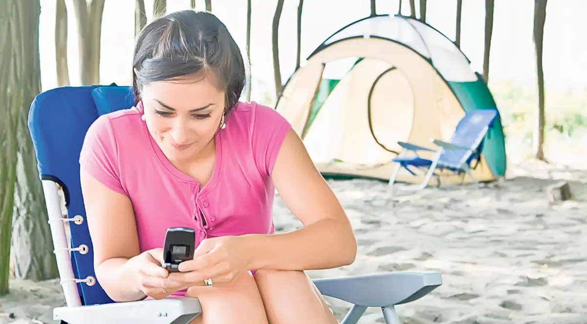 Încărcaţi-vă telefonul mobil direct de la soare