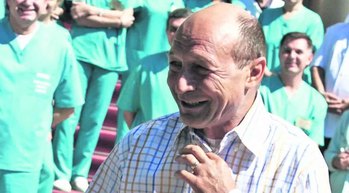 Băse, rănit de un beţişor de urechi