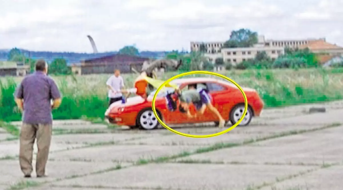 Unul dintre arbitrii accidentaţi la raliul moto de la Caransebeş: «M-a privit în ochi, când m-a călcat cu maşina»