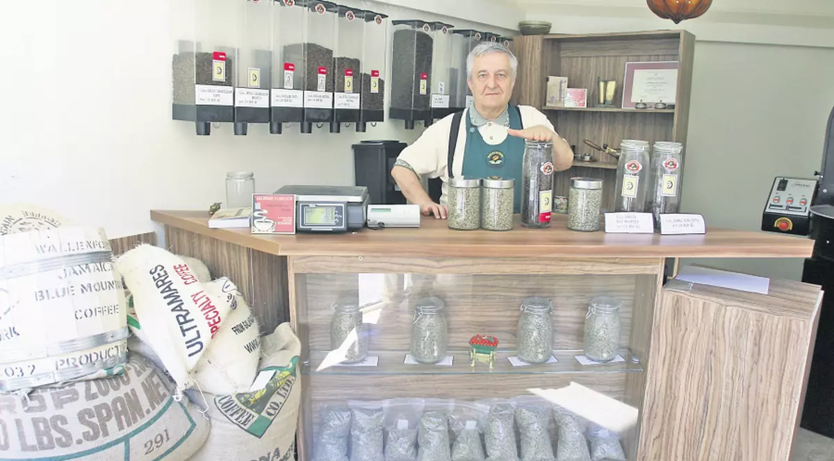 De la el îşi cumpără cafea Udrea şi Boc