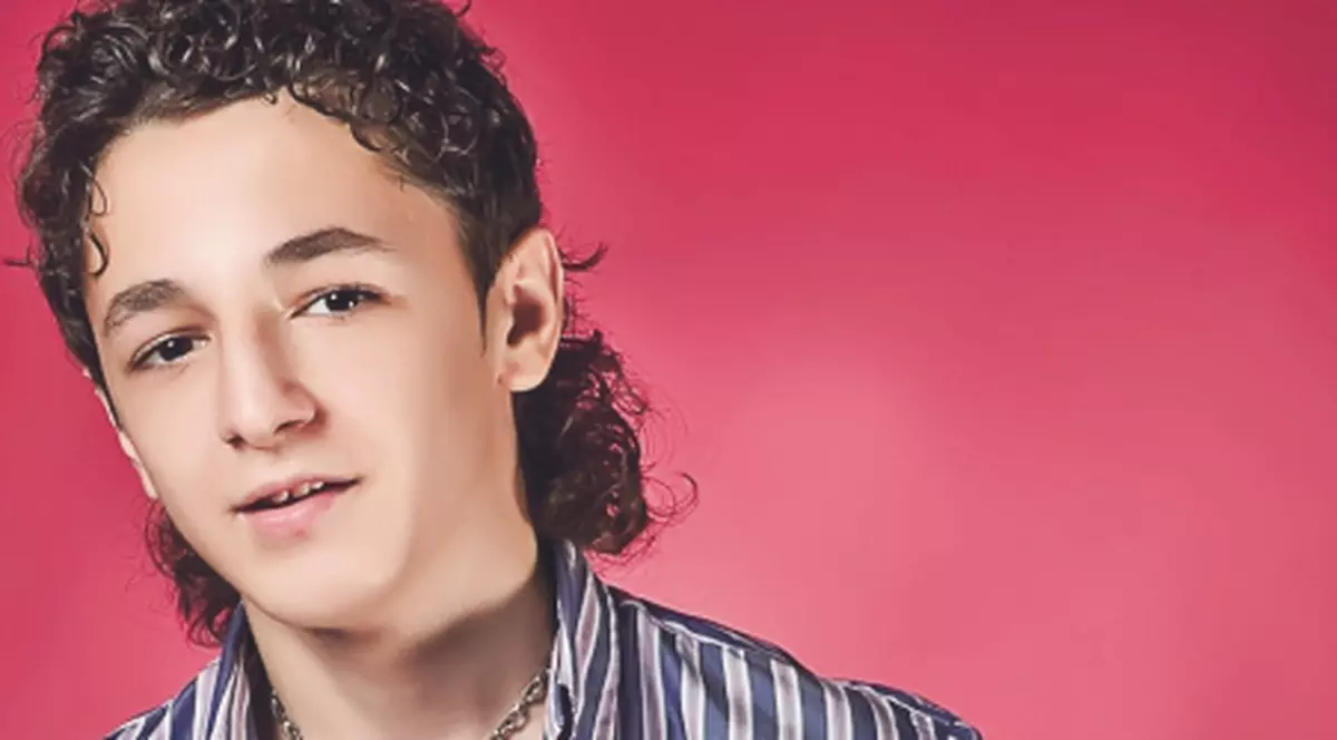 Manelistul Ionuţ Cercel are 14 ani şi vrea un Ferrari