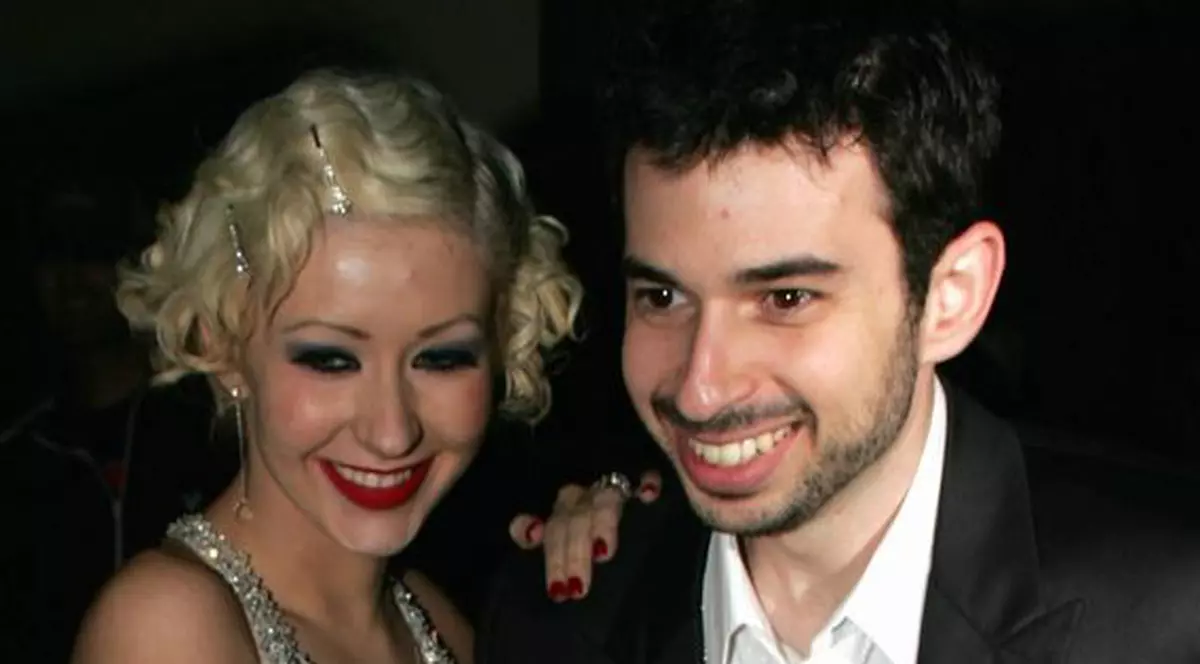 Christina Aguilera îi scrie bileţele cu ruj soţului ei
