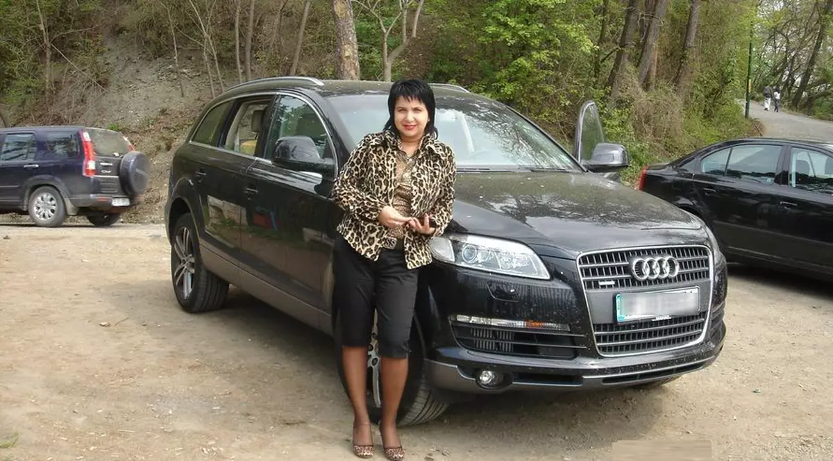 FOTO De nerecunoscut! Cum a transformat-o cartea pe Carmen Șerban!