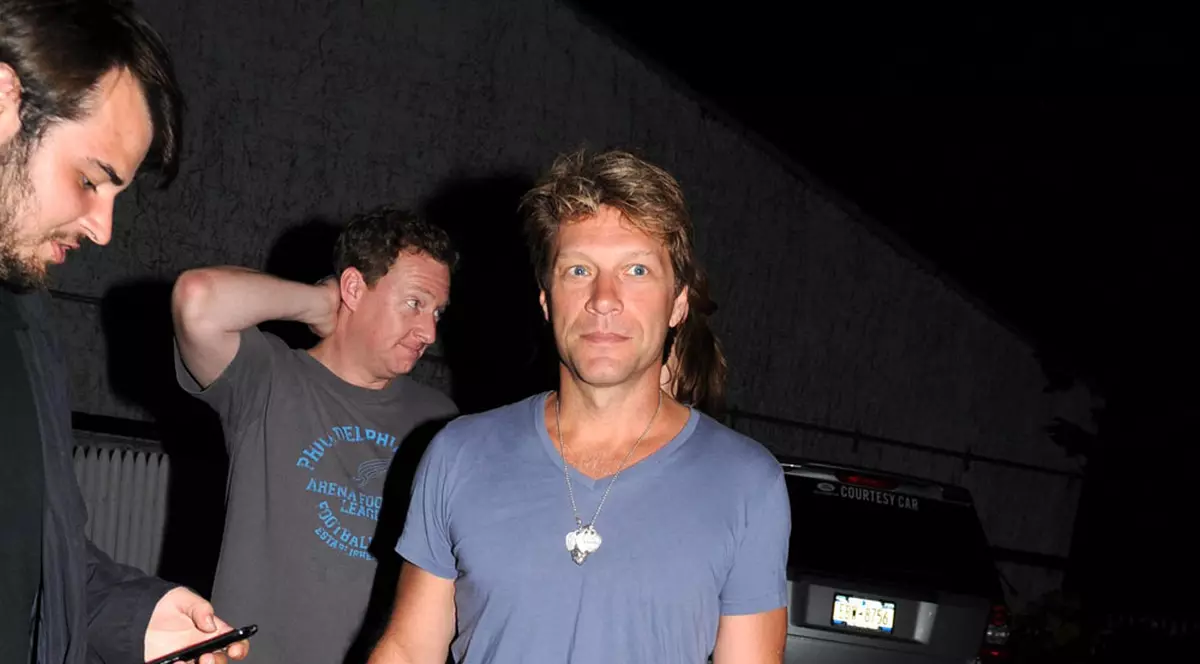 Petrecerea lui Jon Bon Jovi s-a terminat cu intervenţia poliţiei