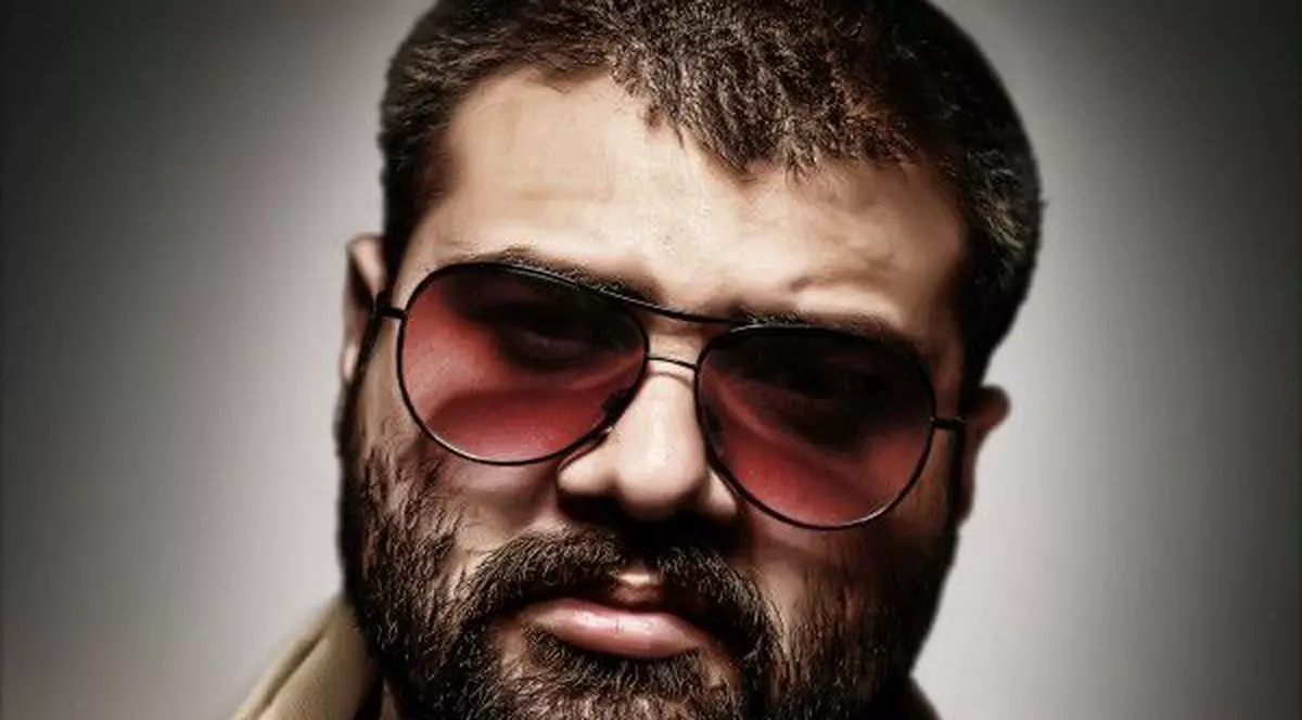 Grasul XXL: "Dacă l-aş întâlni pe Dumnezeu, i-aş spune că este un bulangiu"