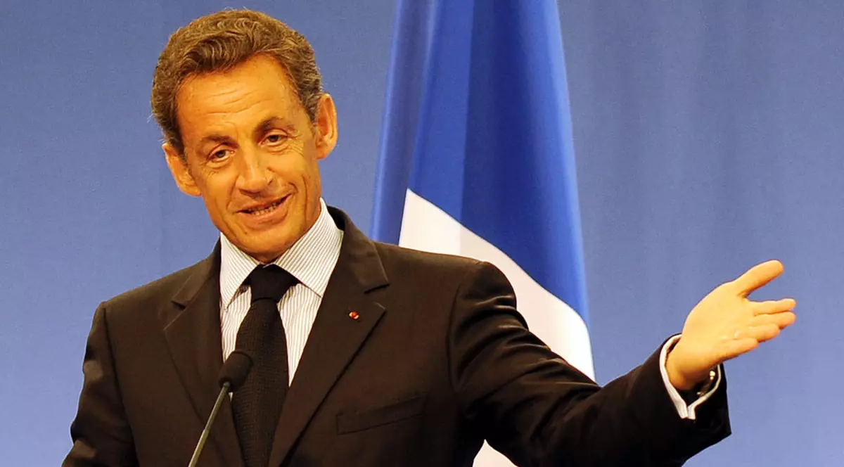 Sarkozy îi recomandă comisarului european Reding să îi primească pe ţigani în Luxemburg
