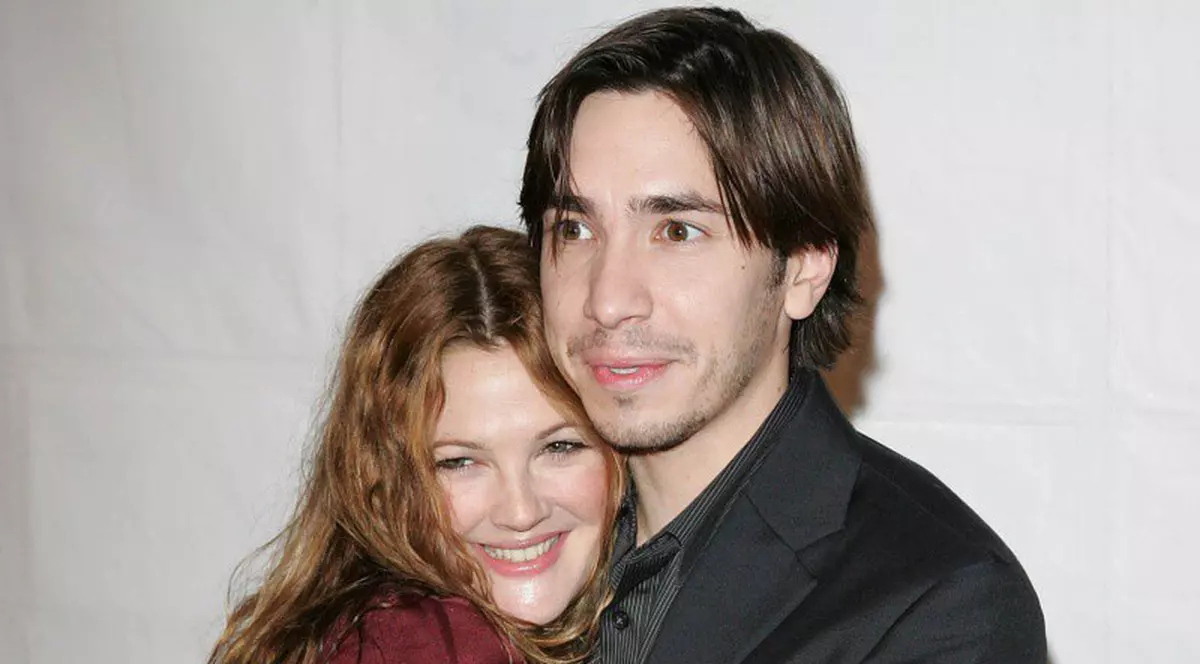 Justin Long, dezamăgit că nu a apărut dezbrăcat alături de Drew Barrymore