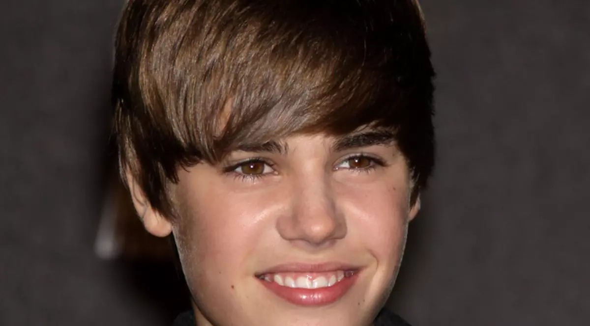 Video | Justin Bieber a dat mâna cu “rivalul” său, Greyson Chance 