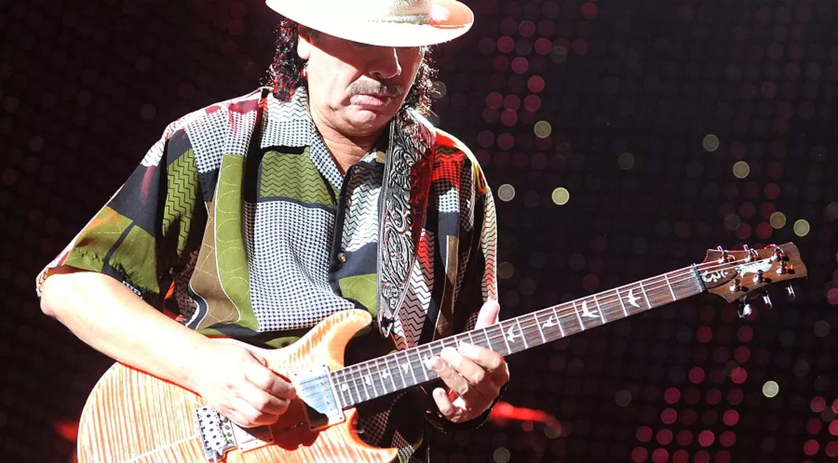 Video | Carlos Santana a lansat “While My Guitar Gently Weeps” 