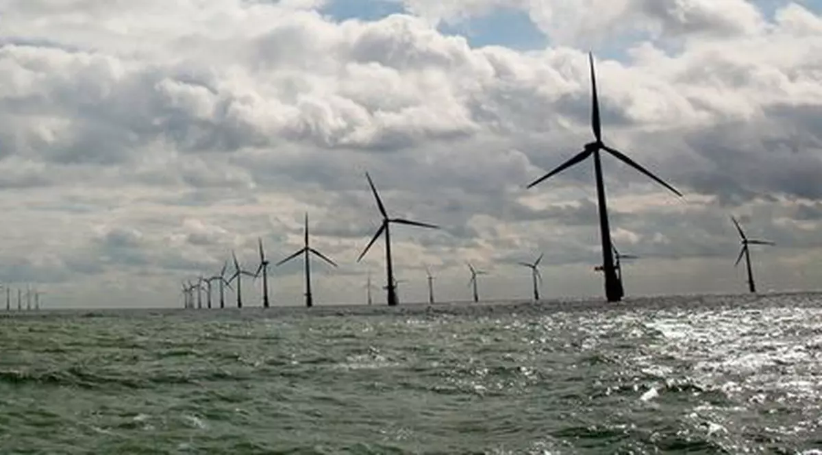 Marea Britanie a inaugurat cel mai mare parc eolian marin