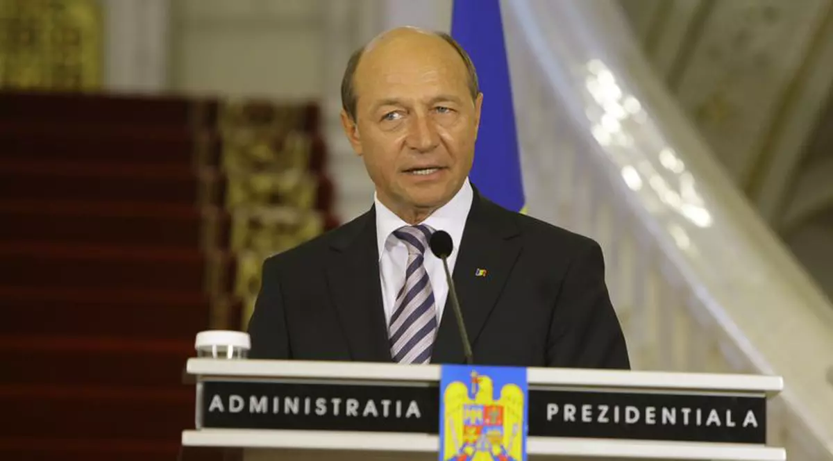 Băsescu a renunţat la serviciile Poliţiei Rutiere pentru coloanele prezidenţiale 