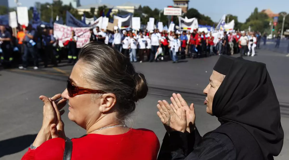 Imaginea zilei | Călugăriţa protestatară