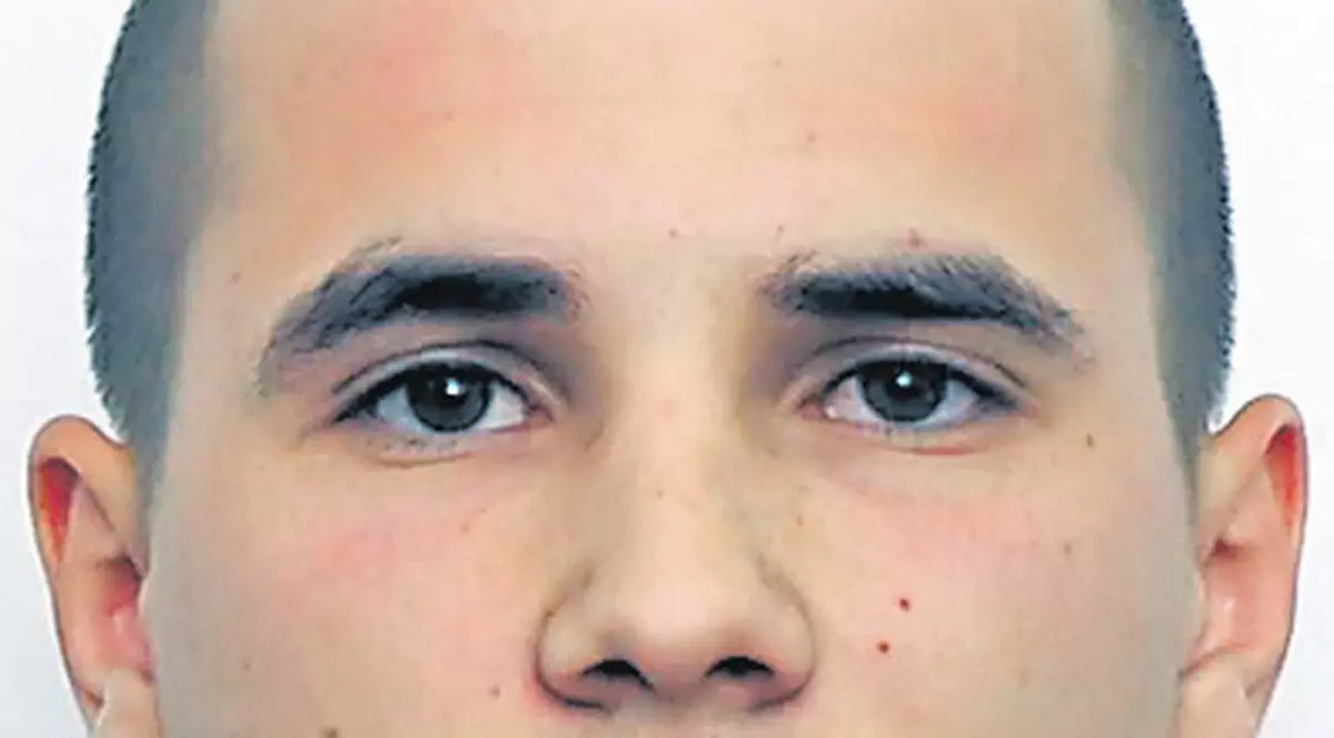 A vrut să ucidă un poliţist în WC-ul unui bar