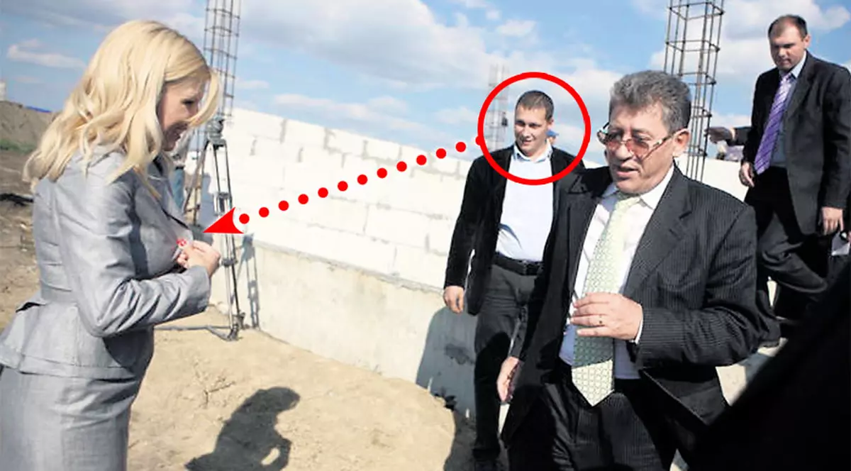 Udrea le-a arătat decolteul moldovenilor!