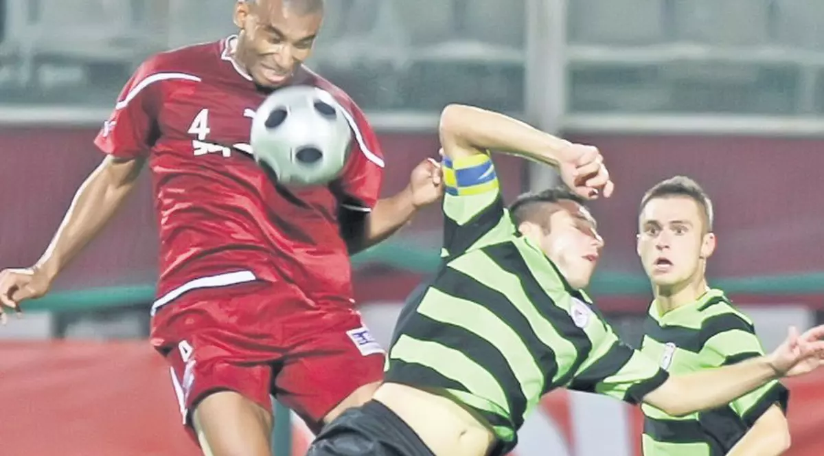 Rapid a spulberat pe Victoria Brăneşti, scor 7-1