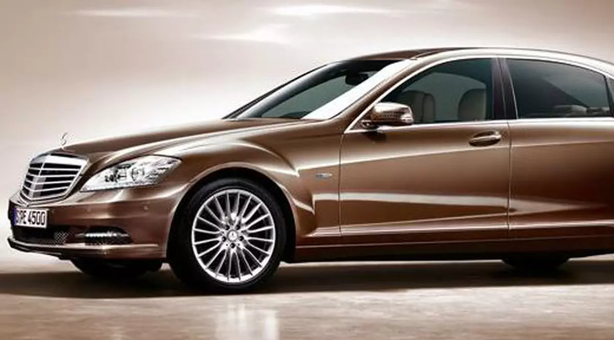 Mercedes a prezentat la Paris un S Classe care consumă 5,7 litri