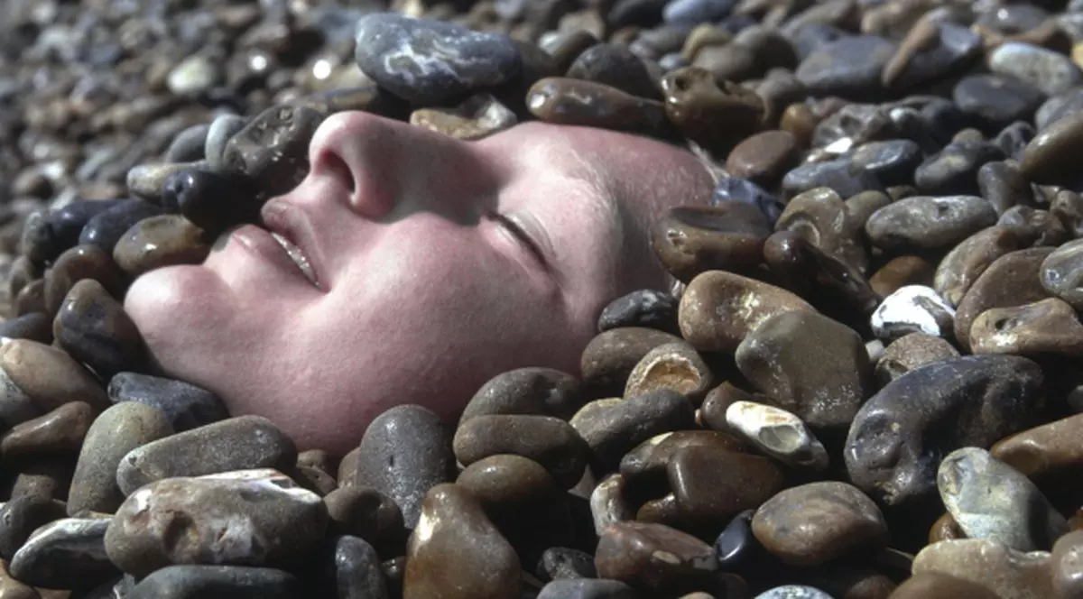 Cum scapă ruşii de stres: se îngroapă în pământ