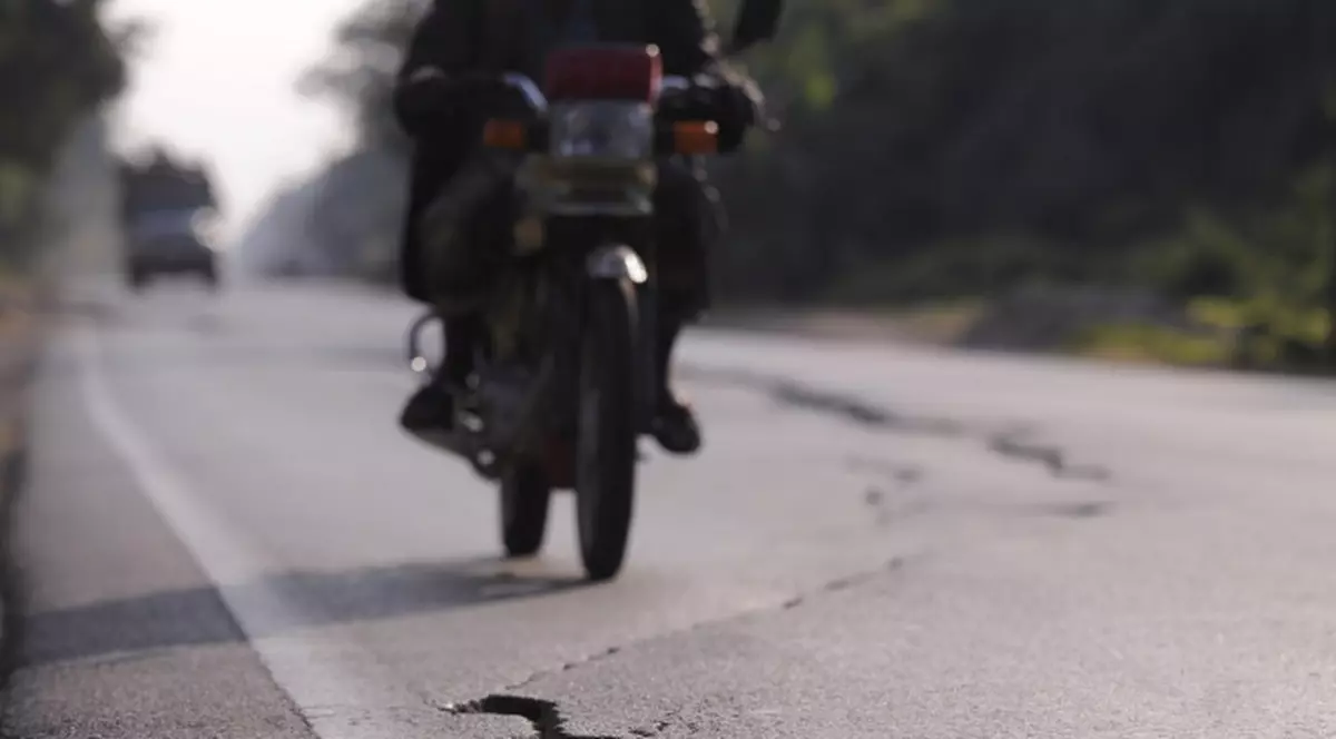 A ”zburat” pe şosea! Un motociclist a fost prins cu 243 de kilometri pe oră în Constanţa