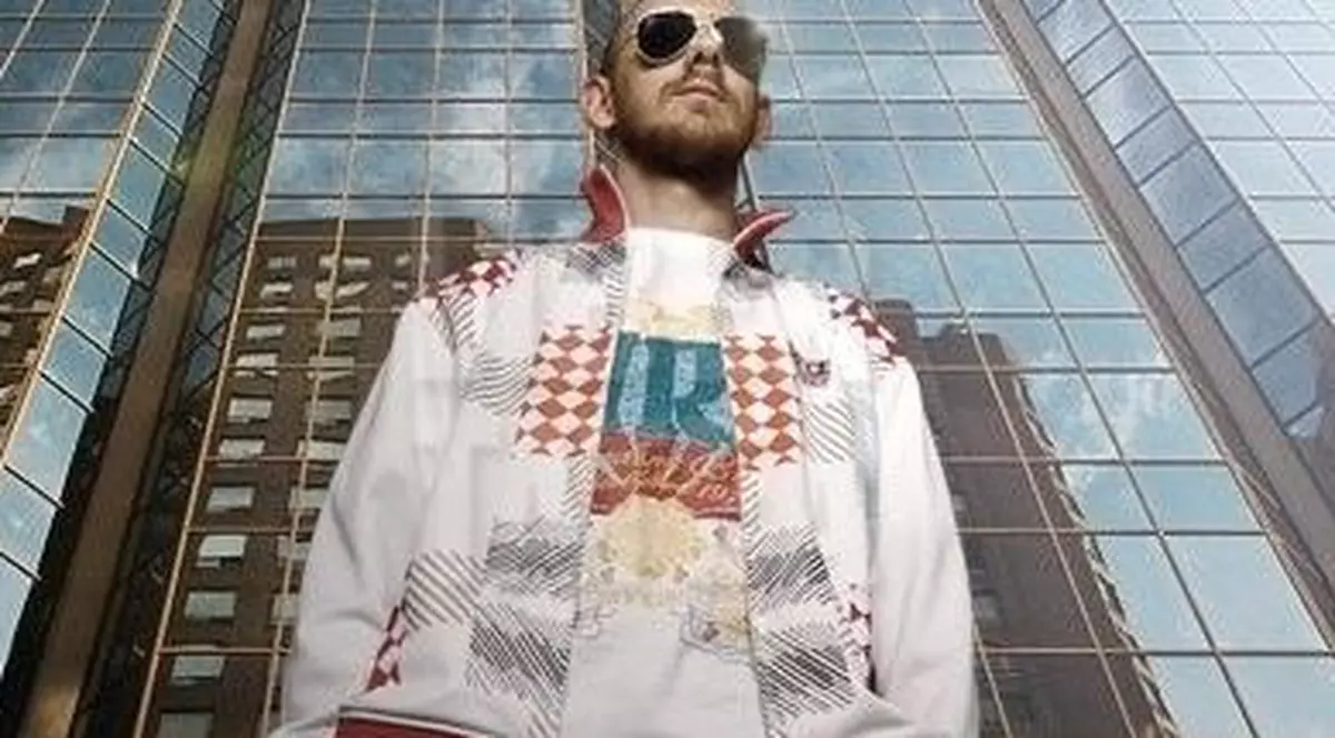 Richie (Kartel): "Sunt mulţi artişti tari în ţara asta, dar se culcă pe o ureche şi aşteaptă să le cadă succesul din cer"