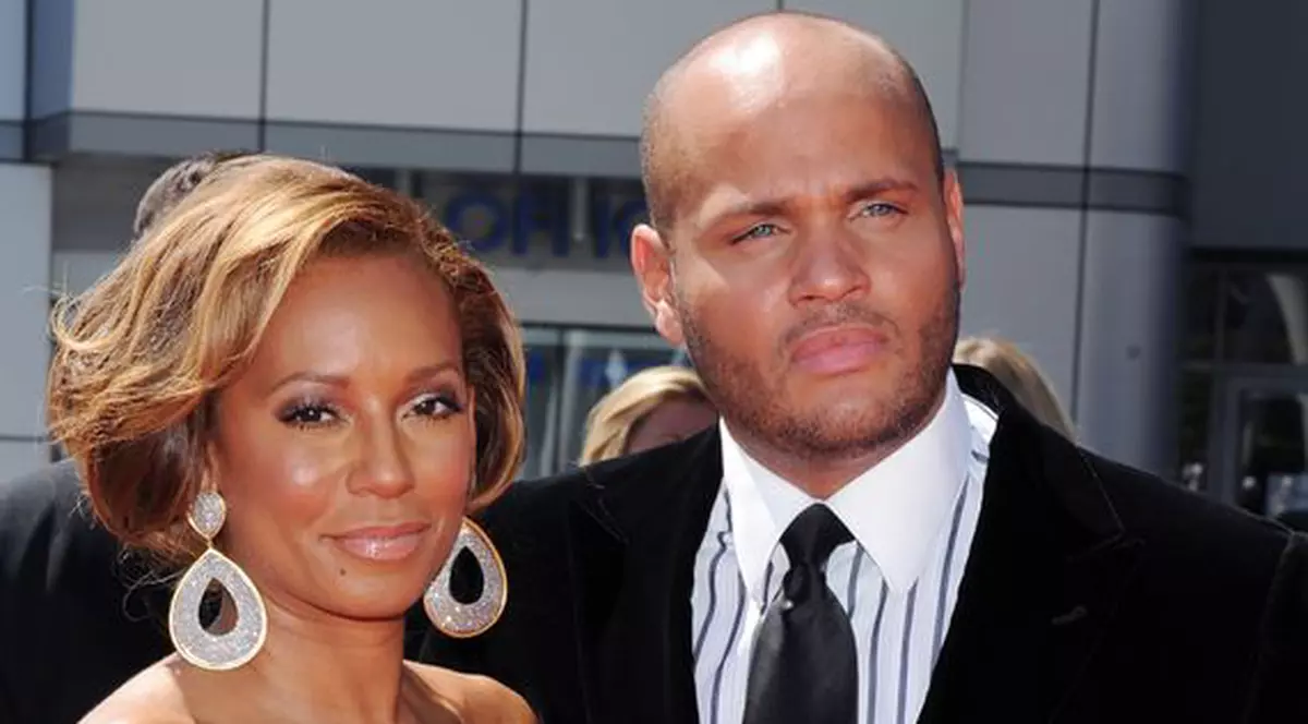 Mel B şi soţul ei merg săptămânal la terapeut pentru a trece peste ”frustrări”