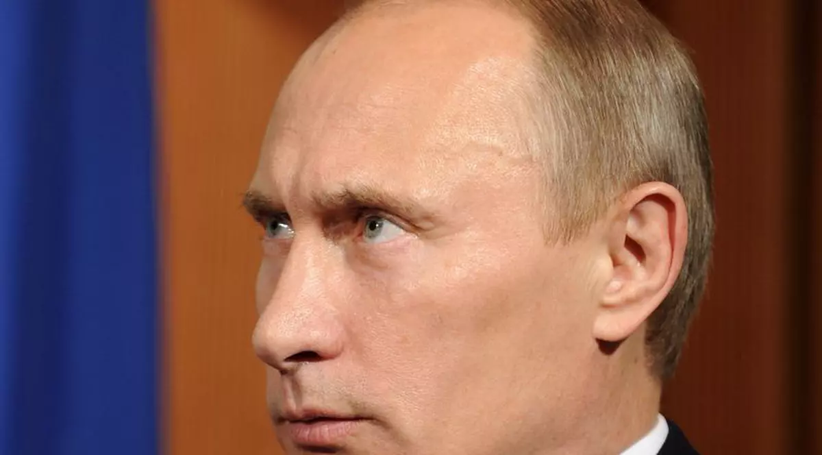 Vladimir Putin le cere membrilor guvernului său să se lase de fumat