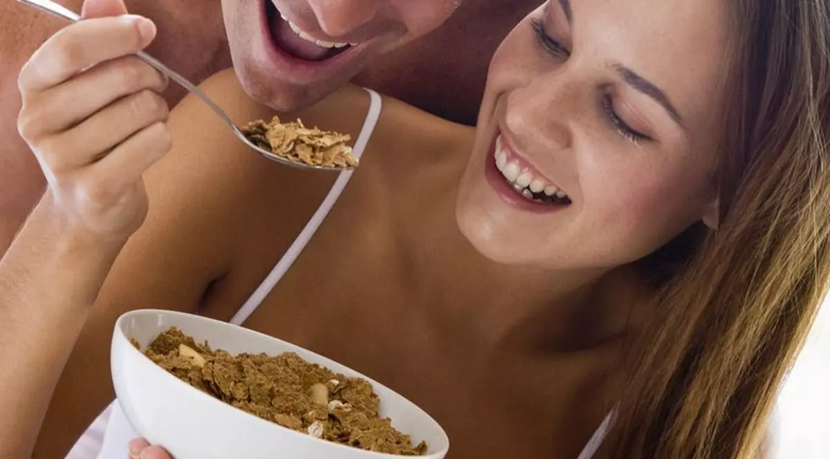 Cum să îndulceşti gustul spermei