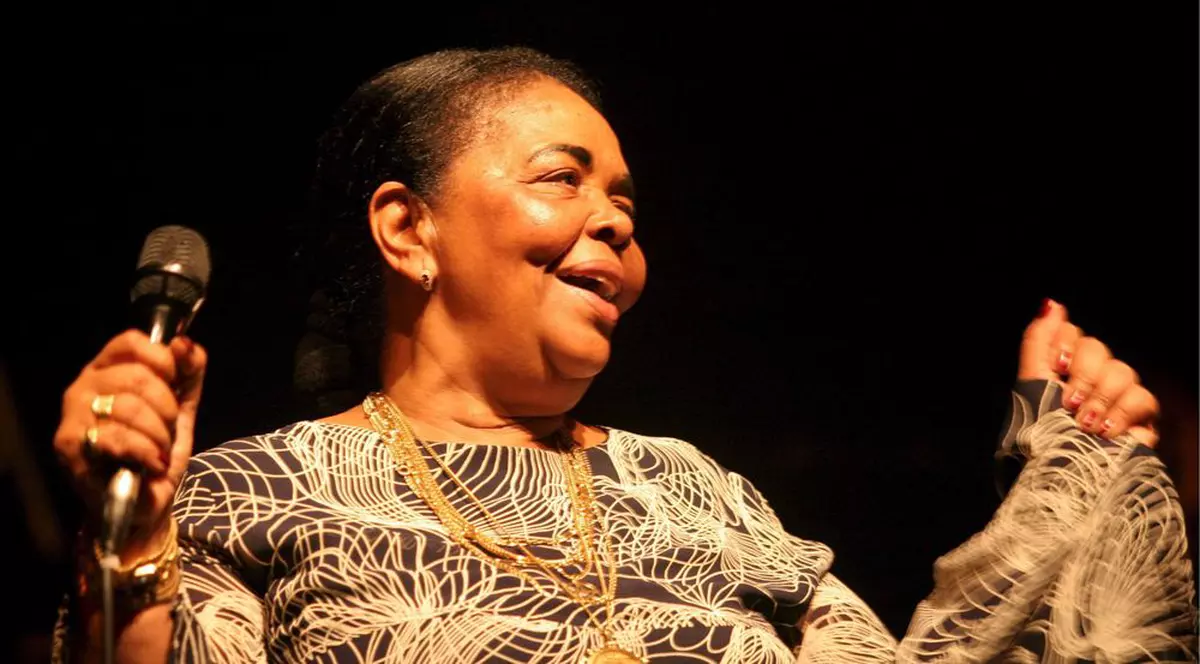 Cesaria Evora îşi aduce în România propriul bucătar