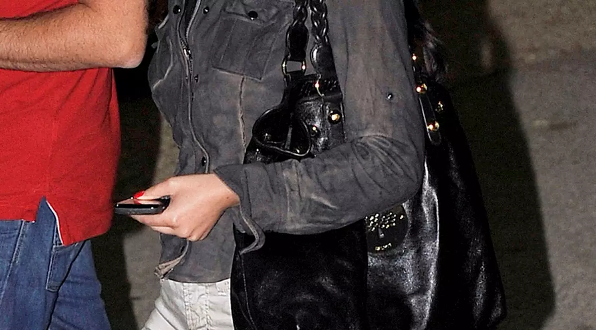 Cheryl Cole a adus o trupă de pitici să-i cânte o serenadă lui Simon Cowell, de ziua lui