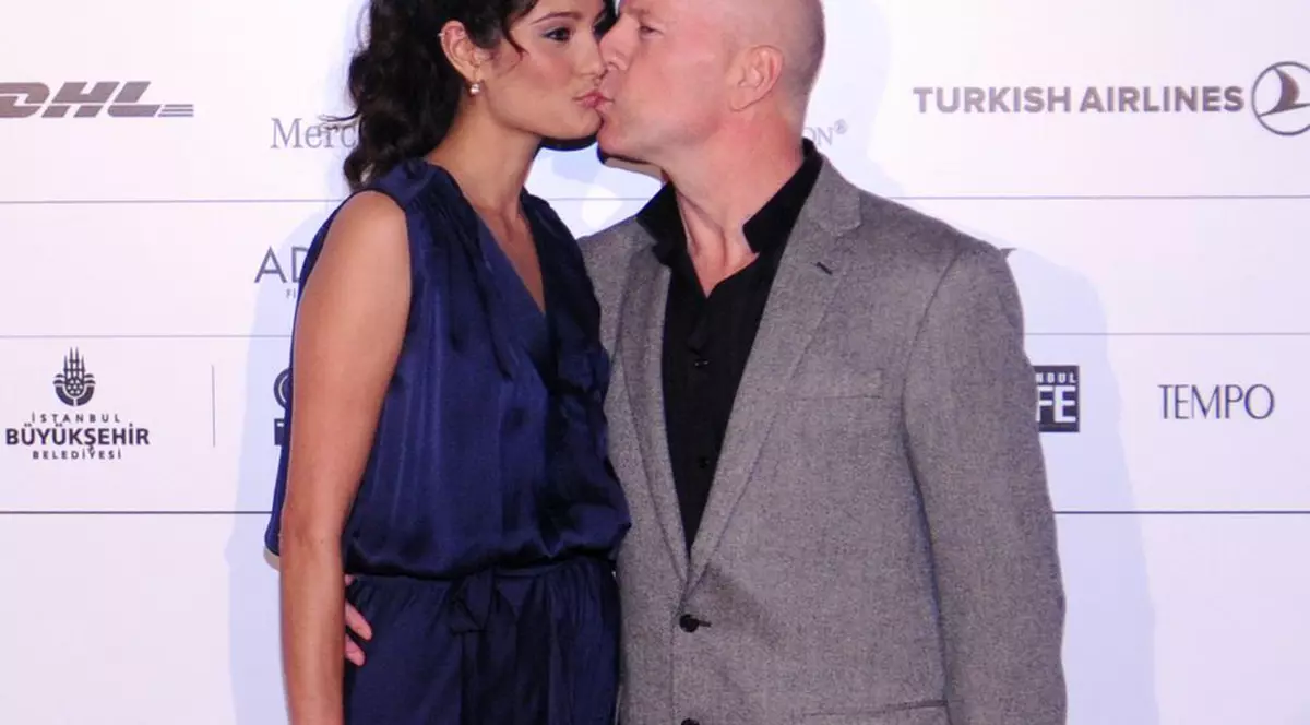 Bruce Willis adoră să lenevească împreună cu soţia sa