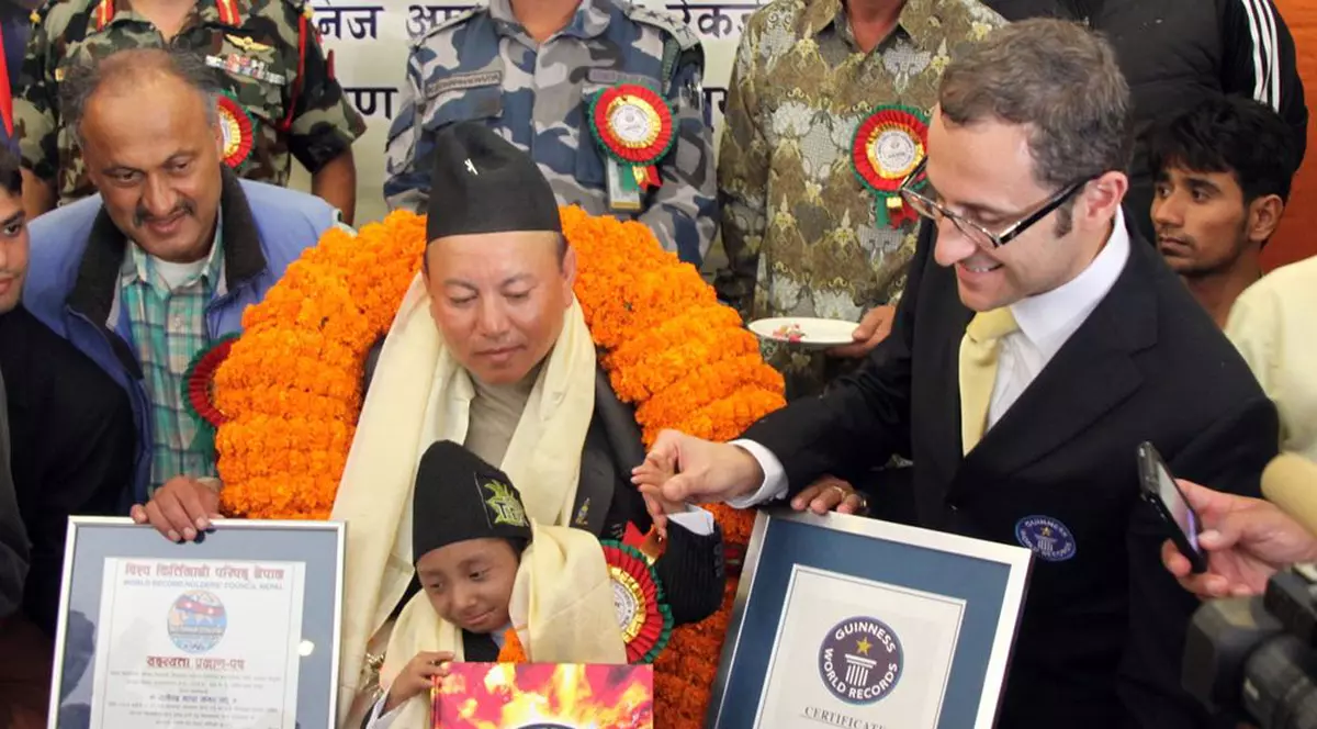 Video | E oficial! Khagendra Thapa Magar este cel mai scund om din lume