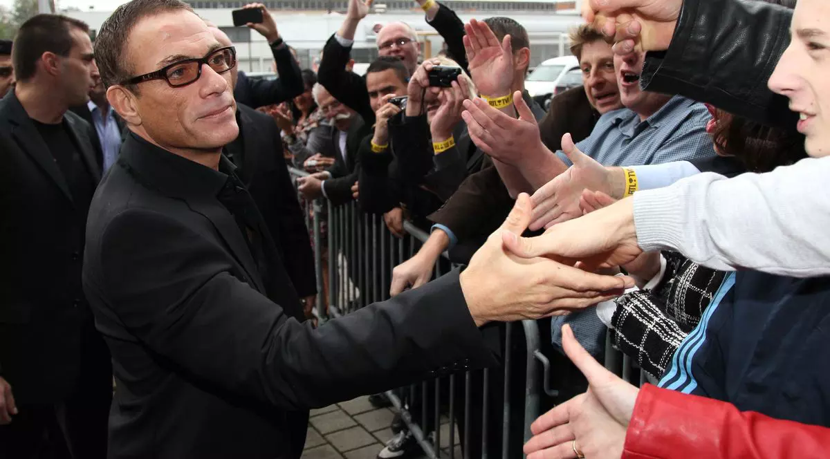 Van Damme a negat că a făcut infarct