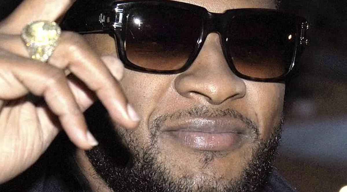 Usher şi-a pierdut virginitatea la 13 ani 