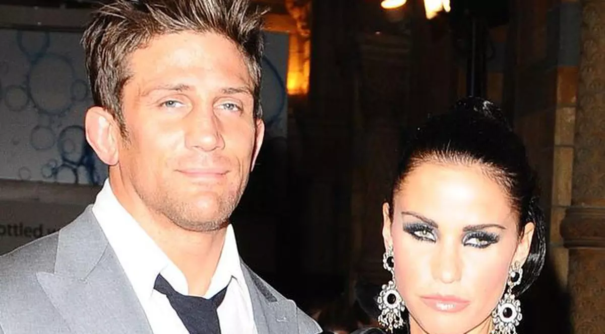 Katie Price vrea să conceapă copii chiar şi după moarte
