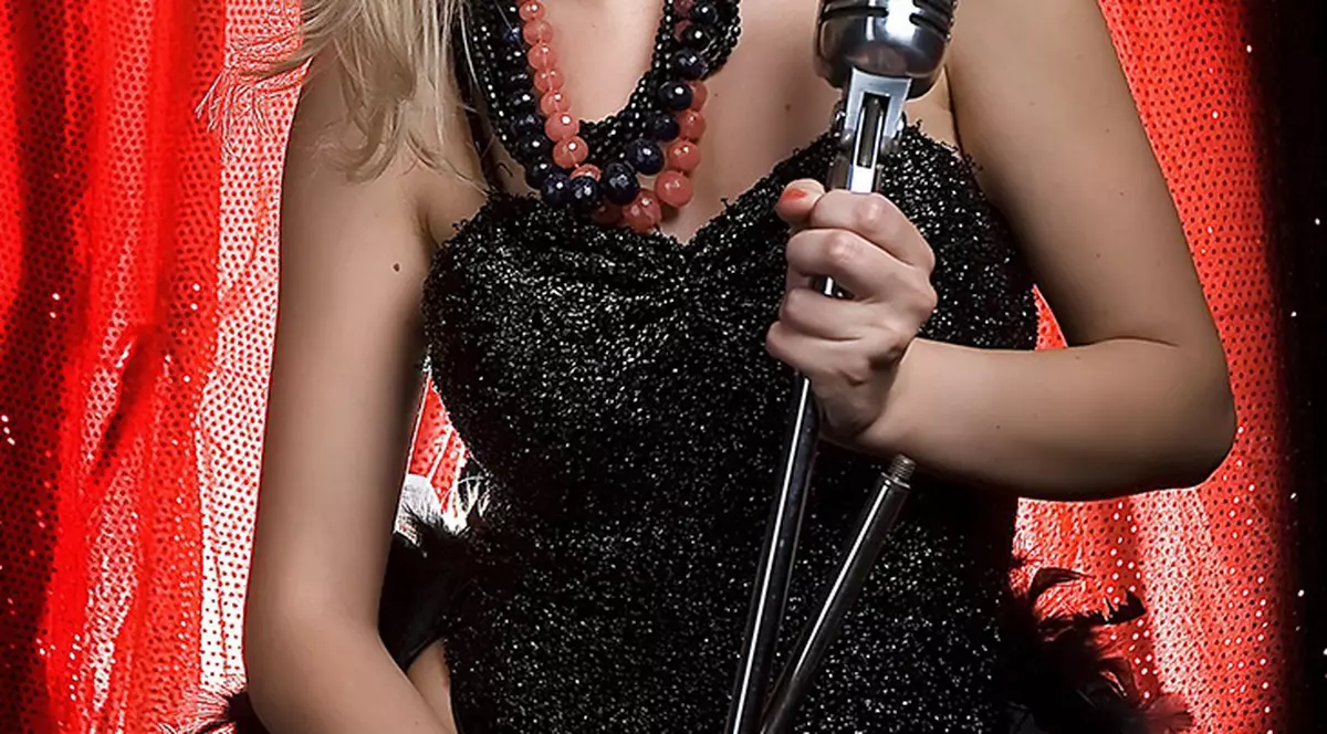 Alexandra Stan, pe locul 1 în Turcia cu single-ul “Mr. Saxobeat”