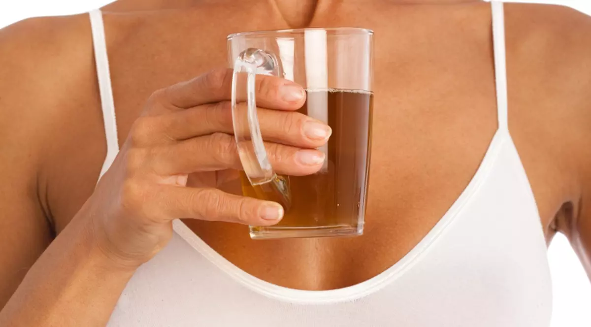 Consumul de ceai verde nu influenţează riscul apariţiei cancerului mamar