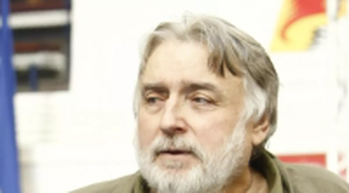 Starea lui Adrian Păunescu s-a ameliorat