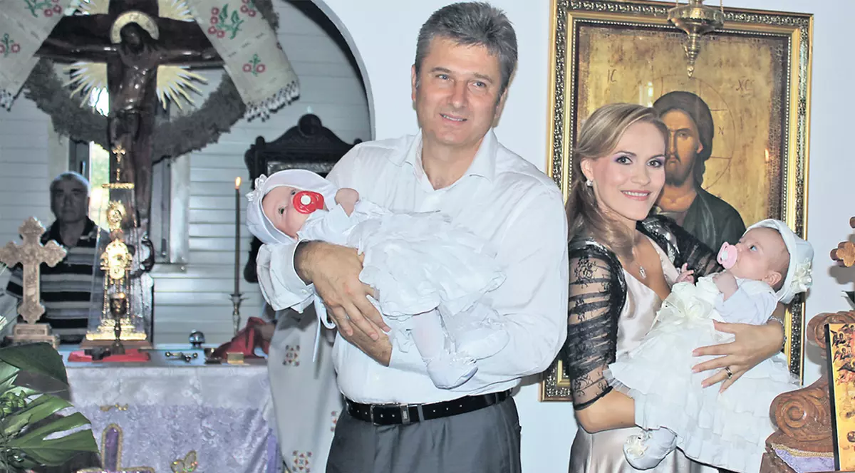 Firea şi Pandele le-au creştinat pe gemenele preotului din Voluntari