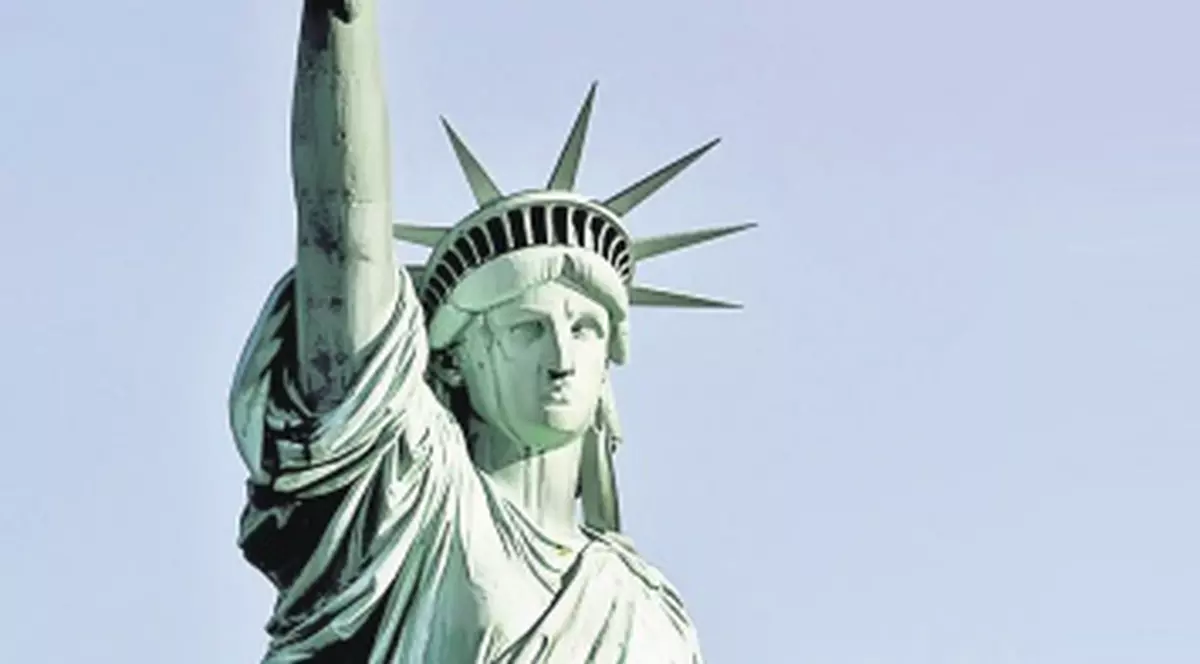 Români, azi începe programul «Loteria Vizelor»!