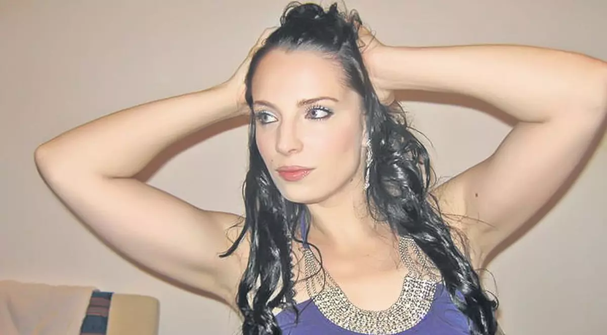 Mama tinerei înjunghiate de fostul iubit: "Mi-a mutilat prinţesa"