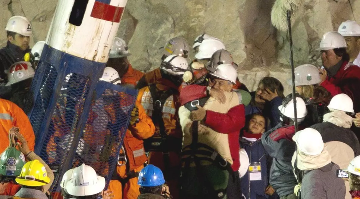 Minerii scoşi din iad vor primi câte 1.000.000 $