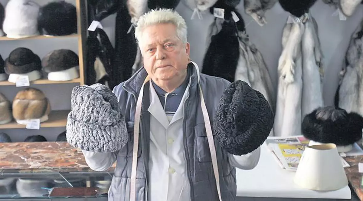 Libertatea vă prezintă meseriile «la putere» din «epoca de aur» care azi sunt pe cale de dispariţie