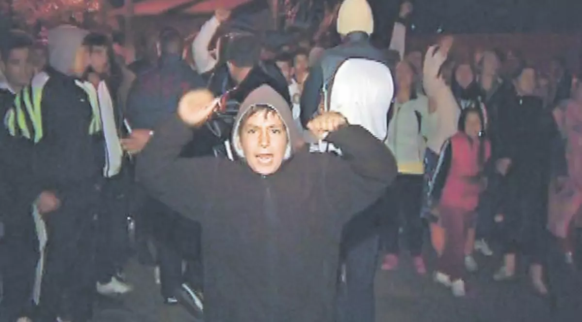 Război cu pietre şi cu lacrimogene la Glina