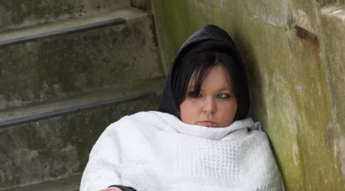 O cerşetoare româncă se judecă pentru dreptul la cerşit